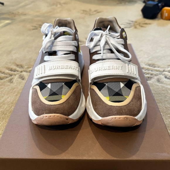 Burberry Low Top Ramsey Sneaker - Picture 1 of 11